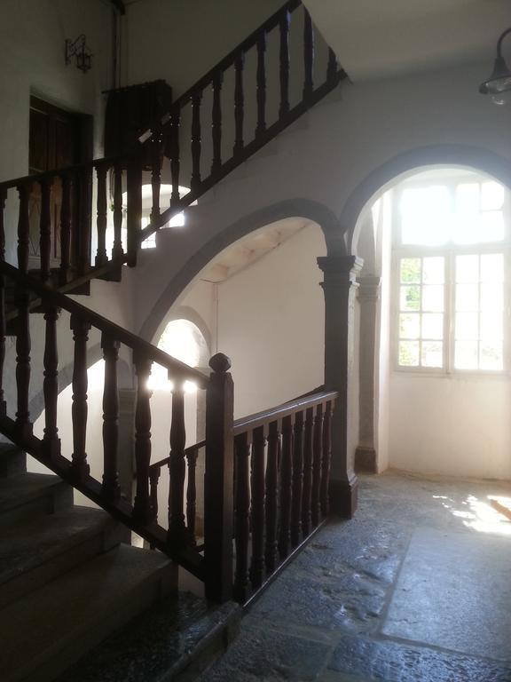 Gîte du château de Feschaux, Jura Villeneuve-sous-Pymont Extérieur photo